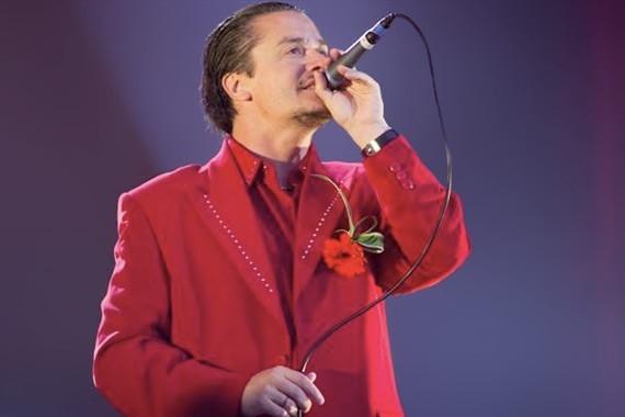 Faith No More durante su presentación en el Download Festival