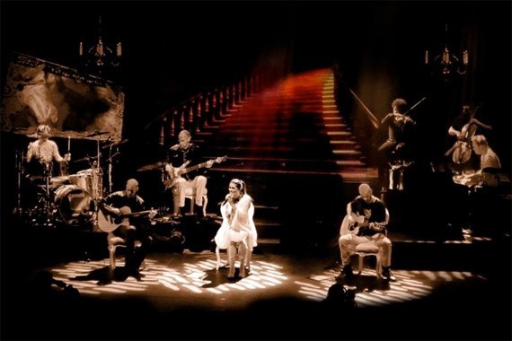 Acoustic-Night-At-The-Theatre