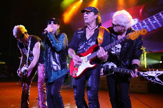 Scorpions planea tour mundial