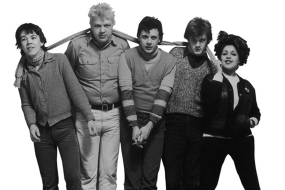 X-Ray Spex. Poly Styrene a la derecha